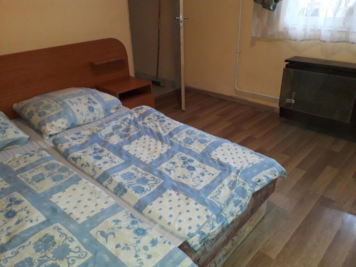 Napsugar Apartmanhaz Balatonlelle Exterior photo